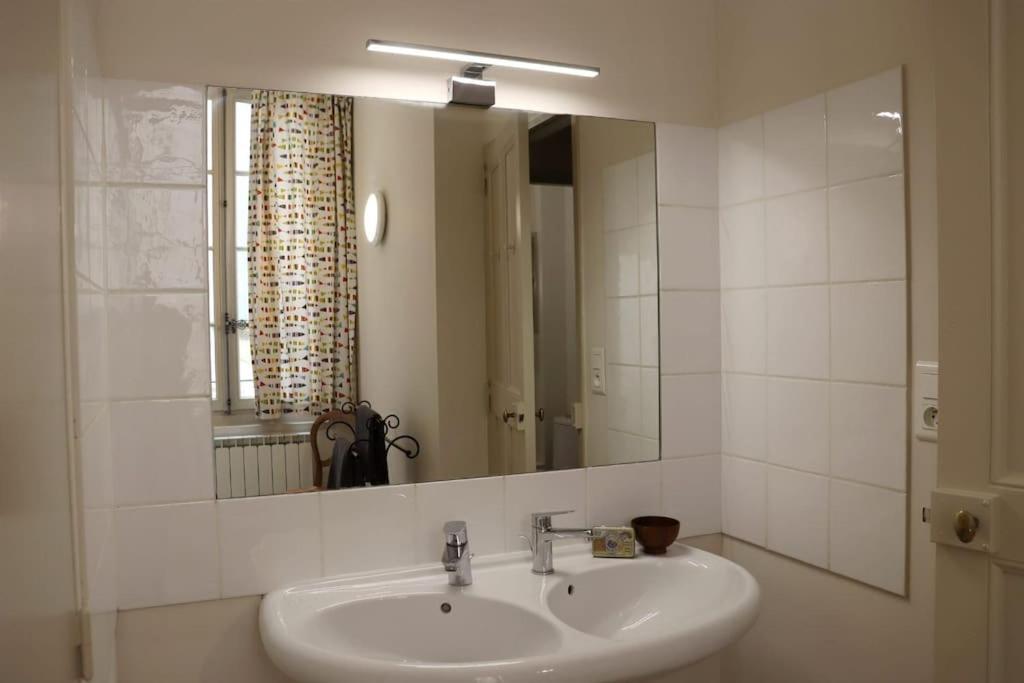 Appartement Uzes Centre Quartiers Des Arts Charme De L'Ancien Extérieur photo